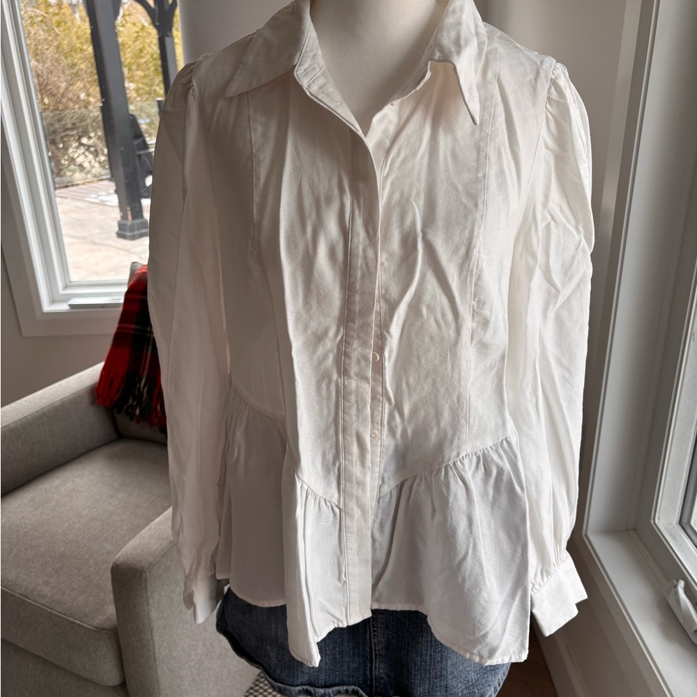 Aware by Vero Moda Flowy Blouse 🤍